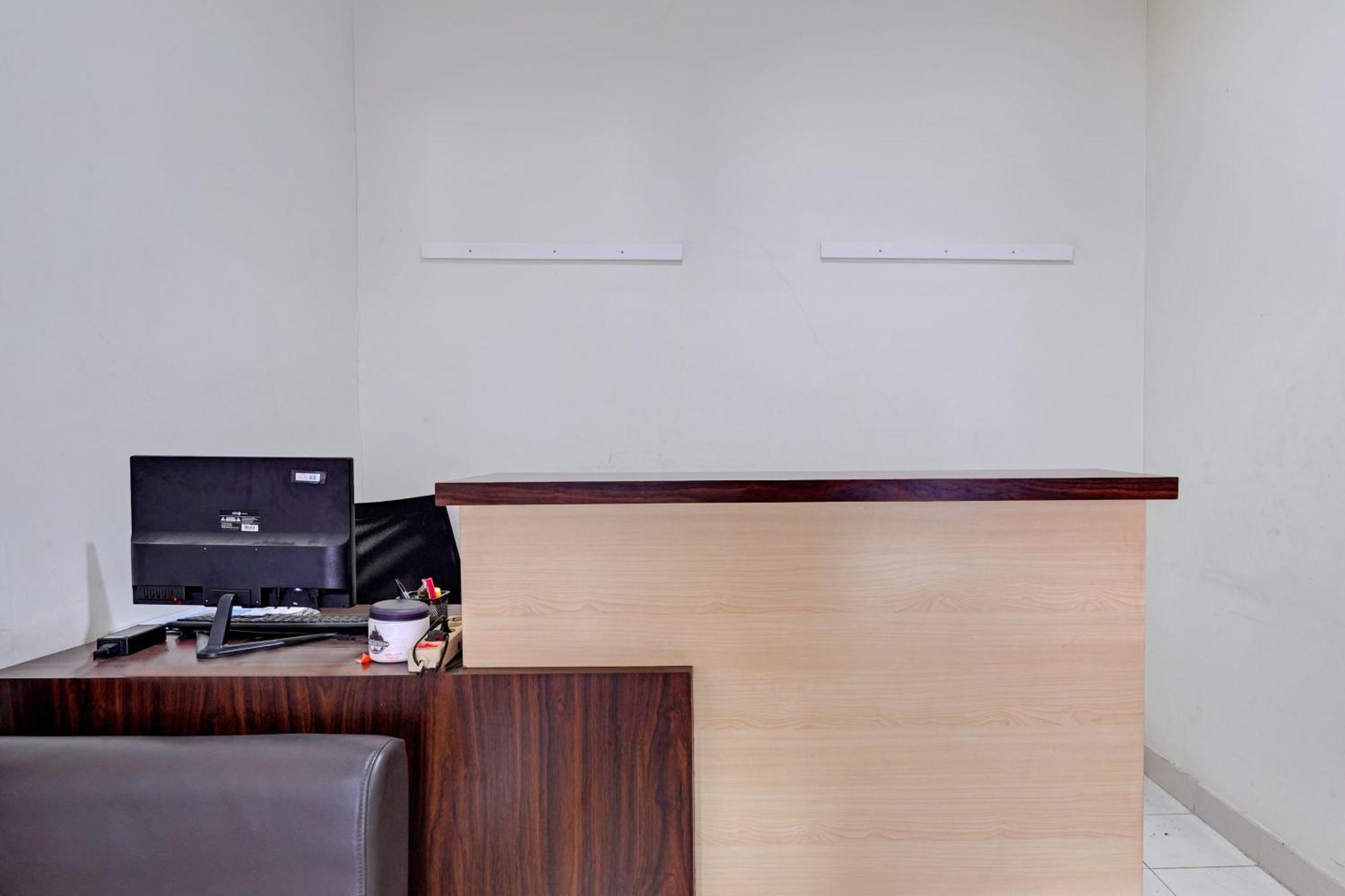 Oyo Life 93103 Apartement Gateway Cicadas By Fikri Room Bandung Exterior photo