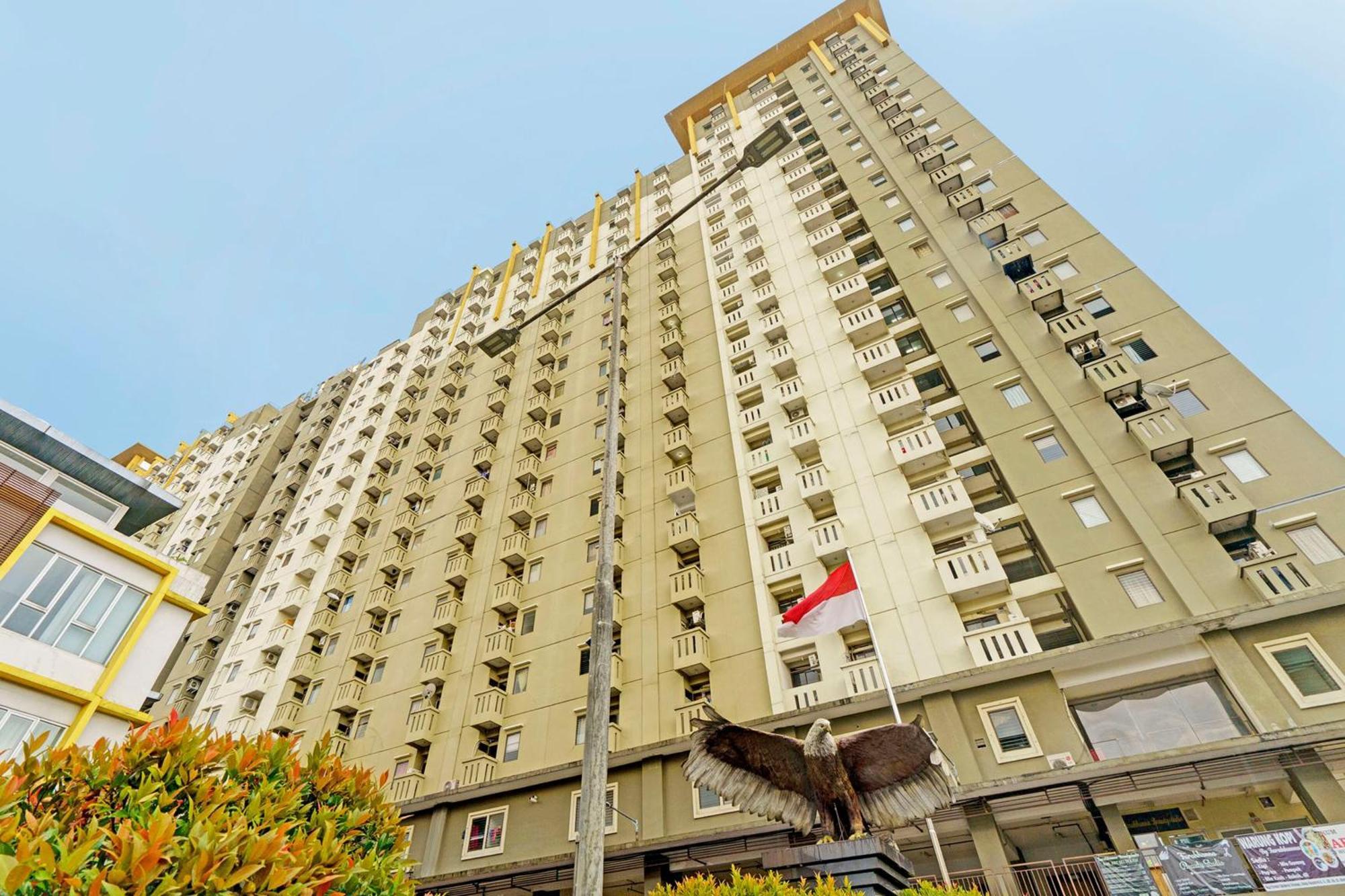 Oyo Life 93103 Apartement Gateway Cicadas By Fikri Room Bandung Exterior photo