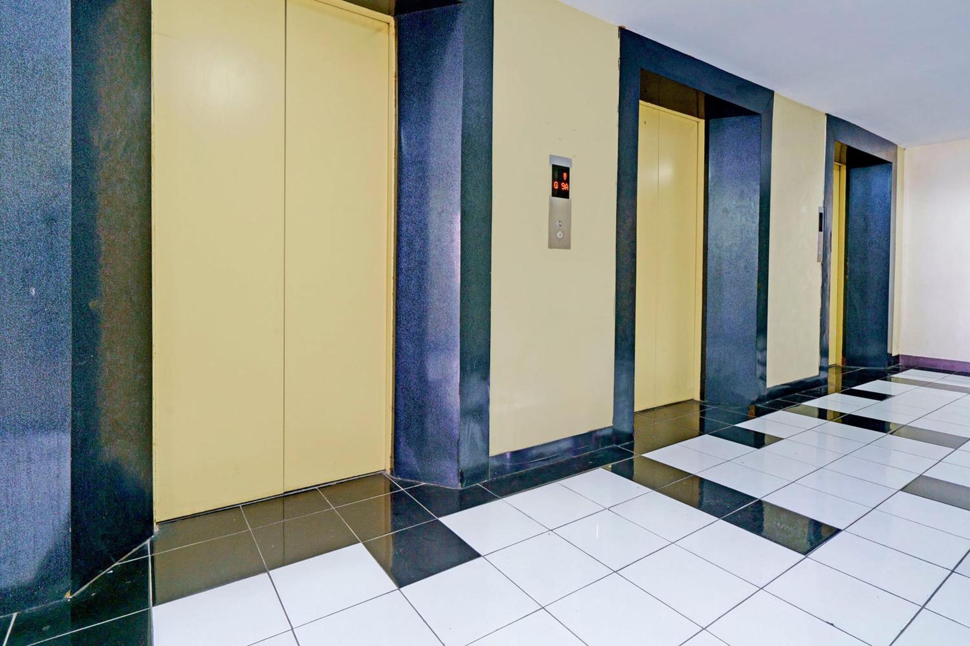 Oyo Life 93103 Apartement Gateway Cicadas By Fikri Room Bandung Exterior photo